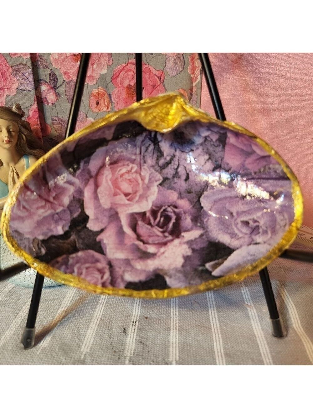DECOUPAGE CLAM SHELL DECOUPAGE ROSES 🌹 ON A CLAM SHELL TRINKET DISH
